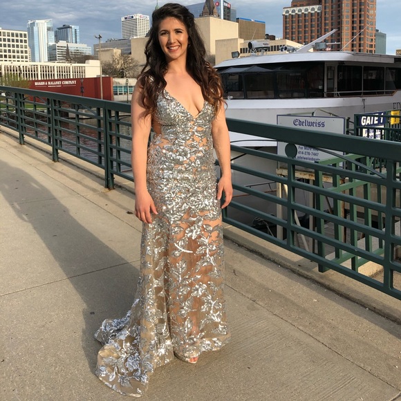 AVA Presley Evening gown - Picture 1 of 8